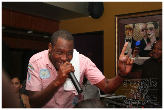 friends_feat_benjai_jun6-069