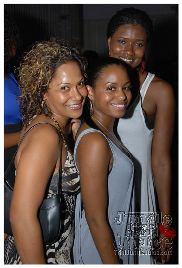 friends_miami_carnival_2009-009