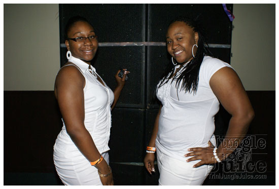 glow_2kwine_may22-006