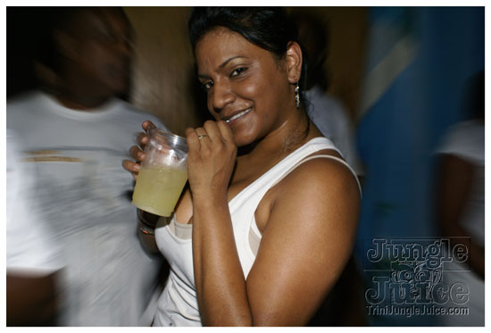 glow_2kwine_may22-016