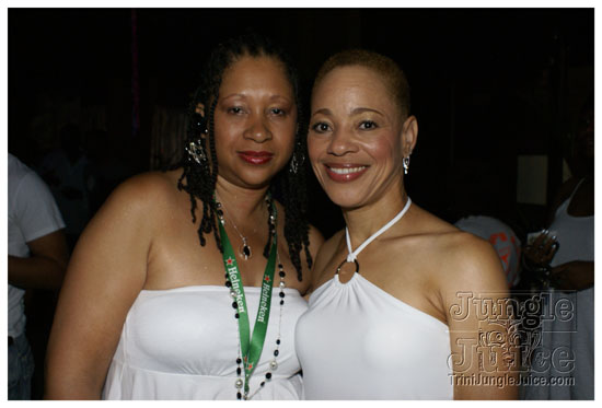 glow_2kwine_may22-018