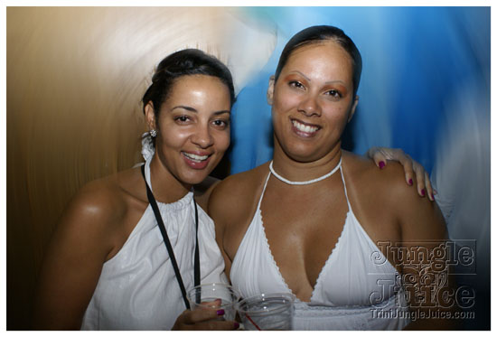 glow_2kwine_may22-019