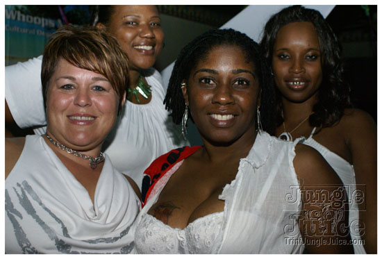 glow_2kwine_may22-025