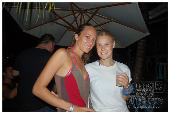 grenada_night_mas_2009-003