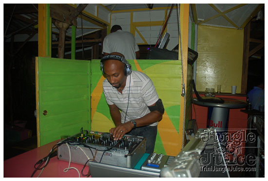 grenada_night_mas_2009-005