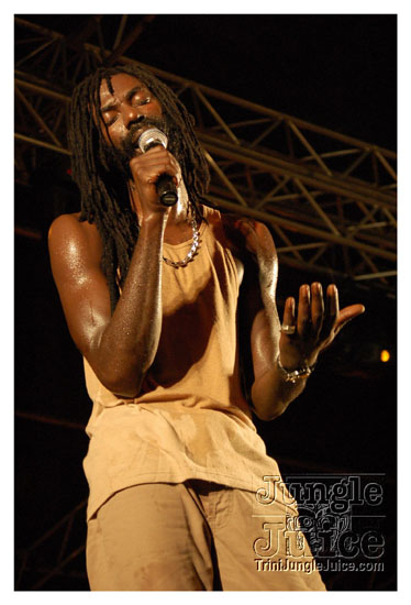 i_am_legend_2_may30-075