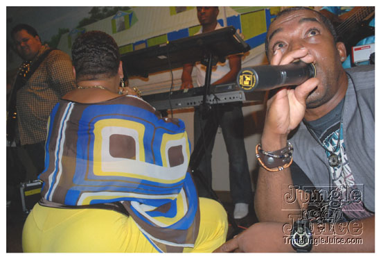 imij_co_unplugged_july14-048