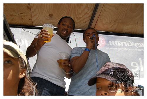 island_people_mon_mas_2009-010