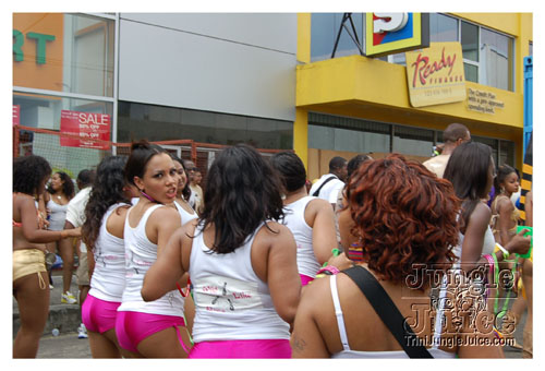 island_people_mon_mas_2009-013