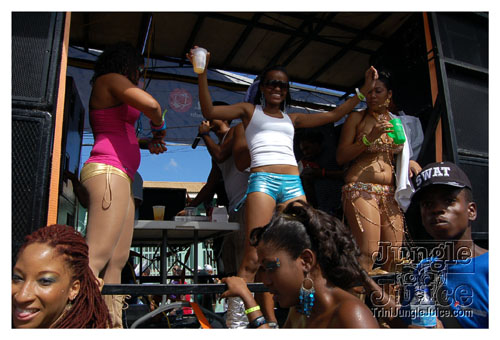 island_people_mon_mas_2009-039