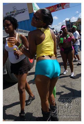 island_people_mon_mas_2009-046