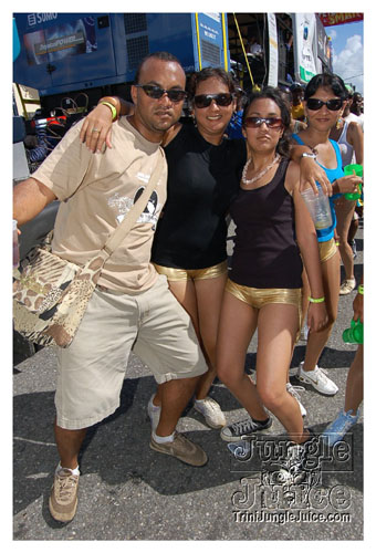 island_people_mon_mas_2009-048