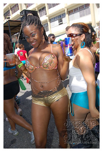 island_people_mon_mas_2009-052