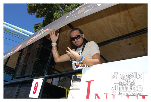 island_people_mon_mas_2009-059