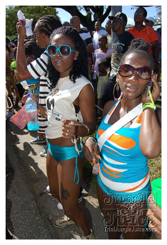 island_people_mon_mas_2009-072