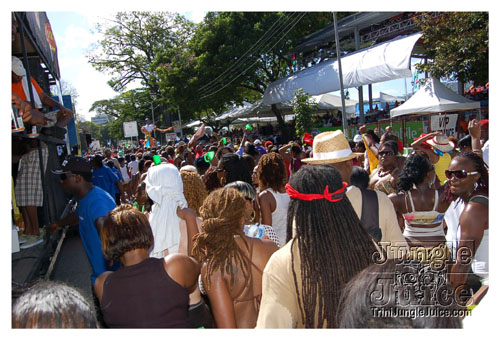 island_people_mon_mas_2009-074