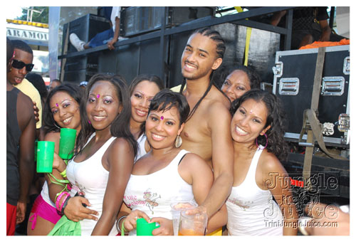 island_people_mon_mas_2009-137