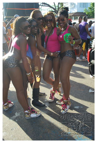 island_people_mon_mas_2009-150