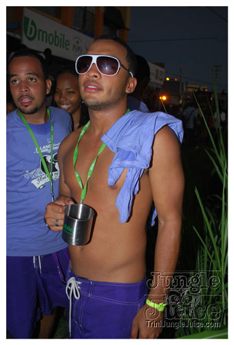 island_people_mon_mas_2009-232