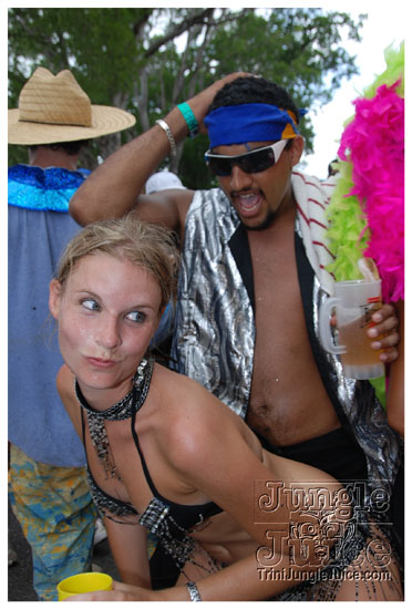 kadooment_day_2009_pt2-037