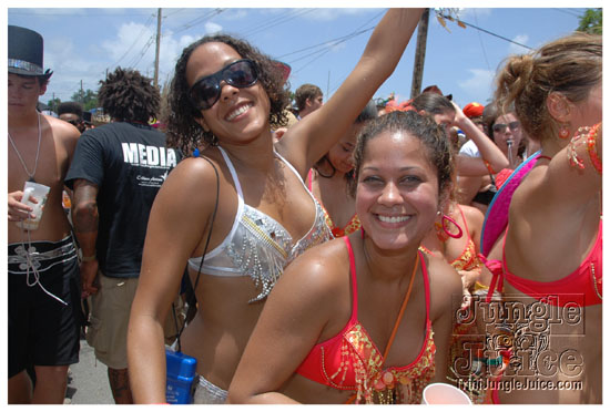 kadooment_day_2009_pt2-043