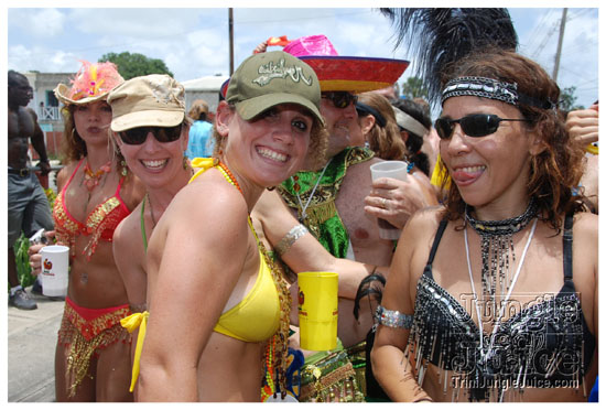 kadooment_day_2009_pt2-053
