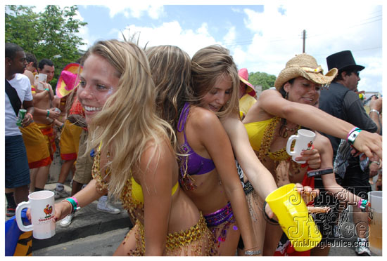 kadooment_day_2009_pt2-054