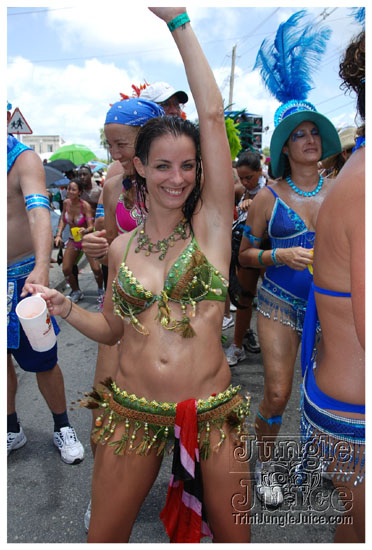 kadooment_day_2009_pt2-078