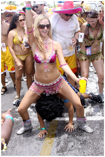 kadooment_day_2009_pt2-084