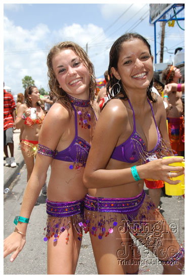 kadooment_day_2009_pt2-085