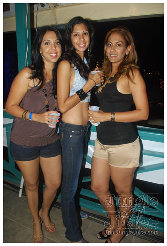 ladies_first_2009-002