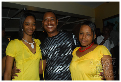 ladies_first_2009-090