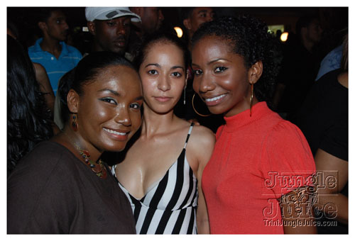 ladies_first_2009-092