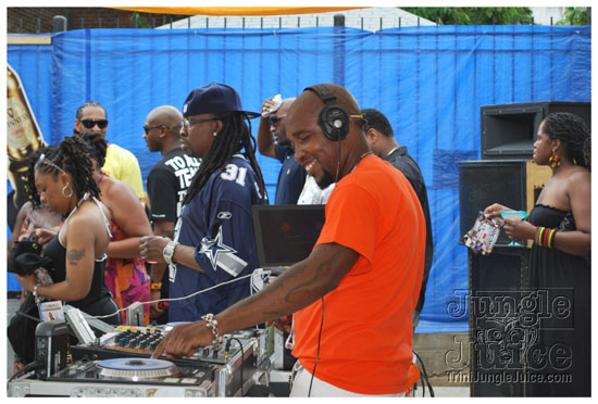 mawnin_neighbor_may24-054