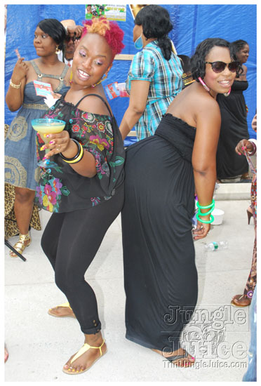 mawnin_neighbor_may24-108