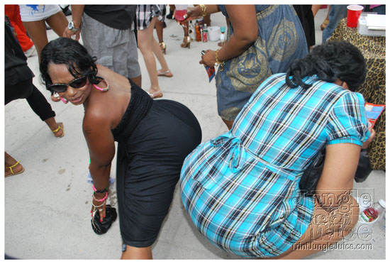 mawnin_neighbor_may24-115