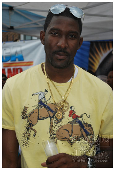 mawnin_neighbor_may24-119