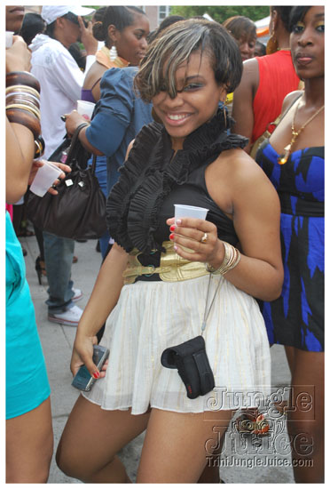 mawnin_neighbor_may24-129