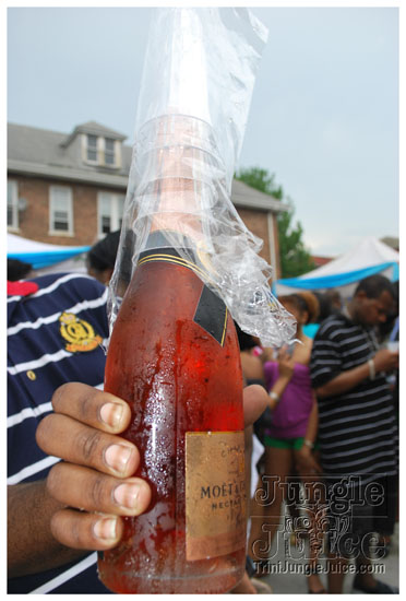 mawnin_neighbor_may24-143