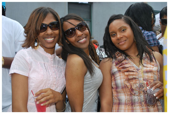 mawnin_neighbor_may24-145