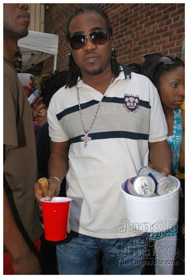 mawnin_neighbor_may24-161