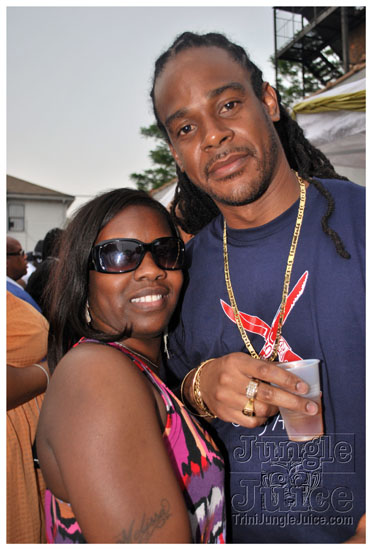 mawnin_neighbor_may24-171