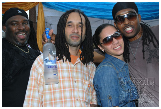 mawnin_neighbor_may24-174