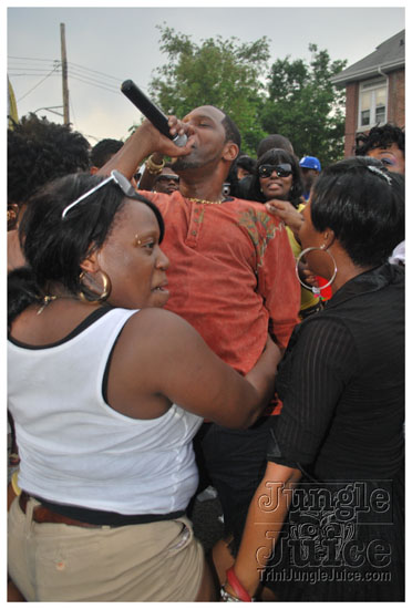 mawnin_neighbor_may24-182