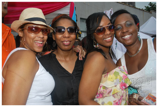 mawnin_neighbor_may24-188