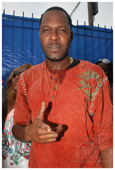 mawnin_neighbor_may24-190