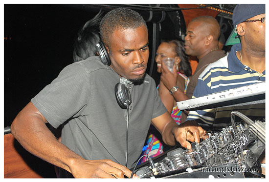 mnm_boatride_aug31-054