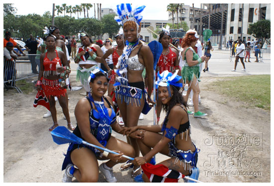 orlando_carnival_parade_2k9-017