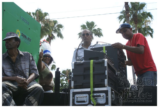 orlando_carnival_parade_2k9-030