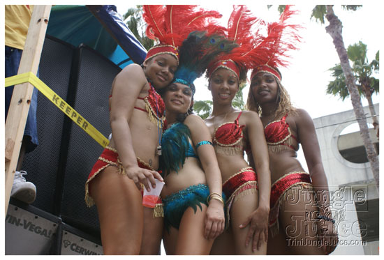 orlando_carnival_parade_2k9-061